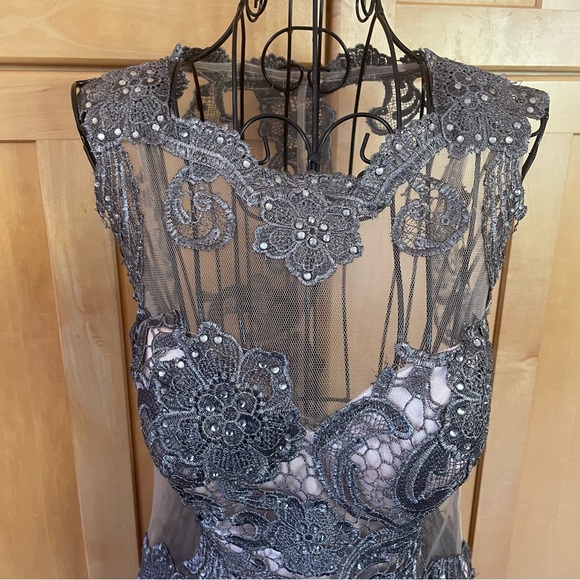 Dave & Johnny intricately lace and bling detail mesh short sleeve Dress size 7 - Picture 3 of 16